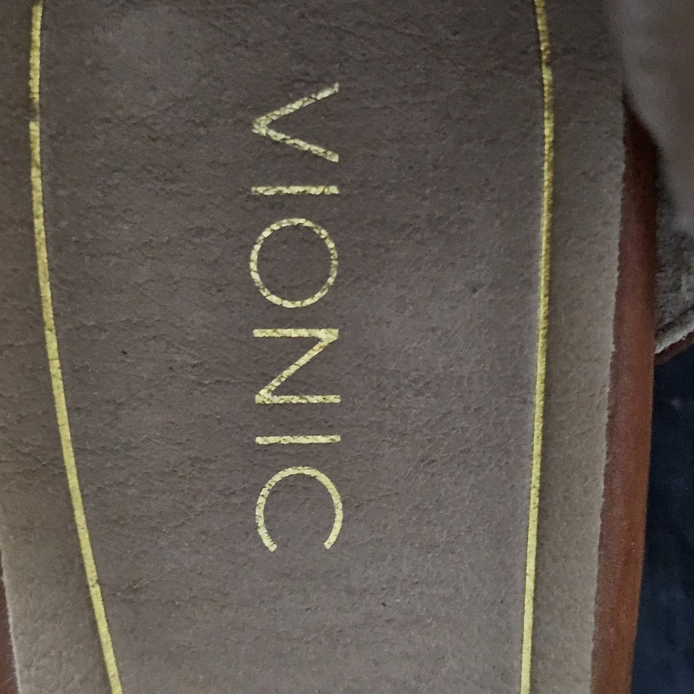 Women's Vionic Tan Leather Sandals Sz 9 - Picture 2 of 4